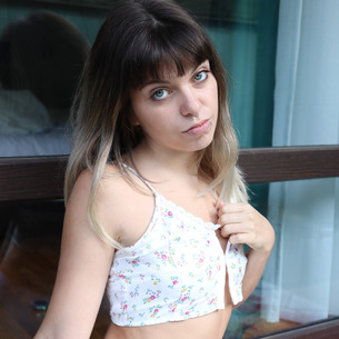 Jade Cum